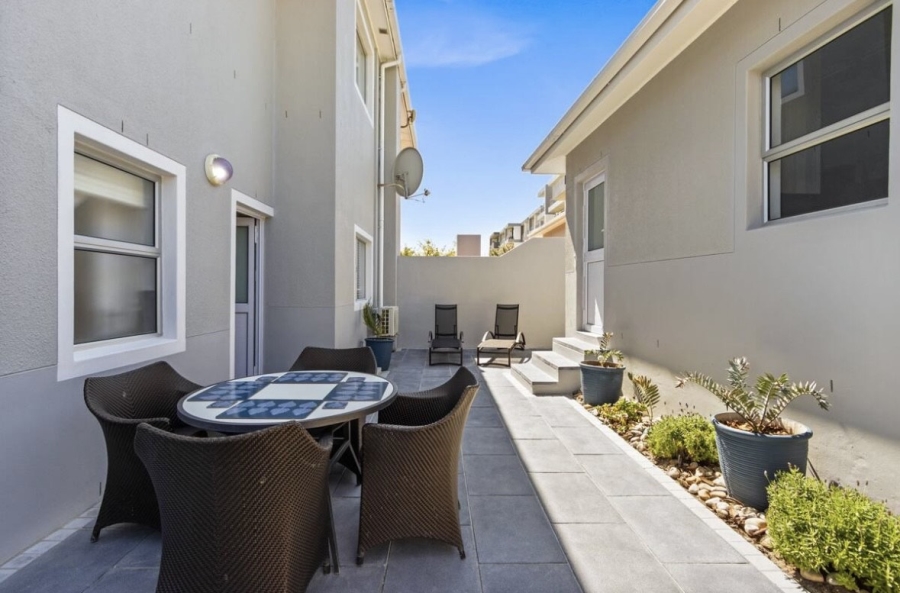 To Let 3 Bedroom Property for Rent in Big Bay Western Cape